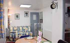 Awesome Apartment In Treguier With Kitchen
